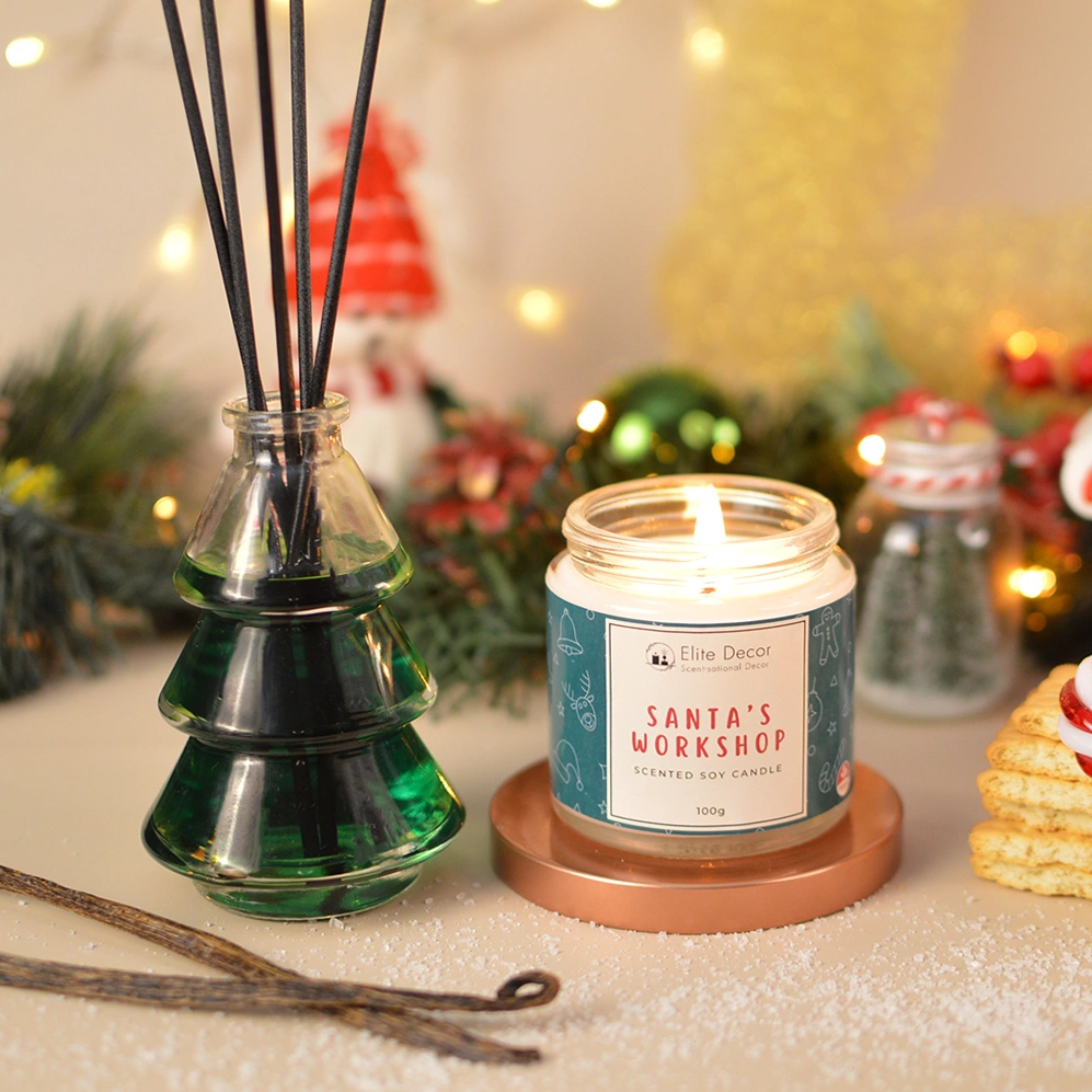 santas-set Σετ αρωματικό κερί και αρωματικό χώρου με άρωμα Santa's Workshop.