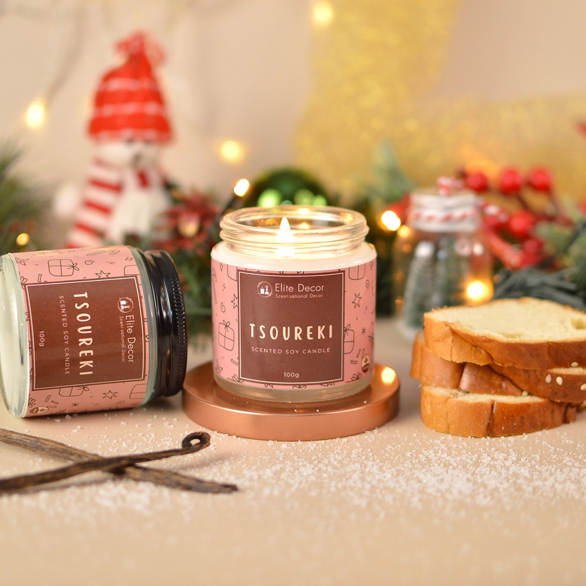 tsoureki-aromatiko-keri Αρωματικό κερί σόγιας με άρωμα τσουρέκι σε γυάλινο δοχείο με καπάκι.